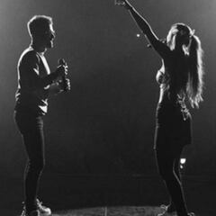 Foto de Mike Bahía con una mujer que no es Greeicy Rendón