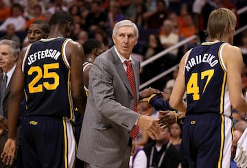 El legendario entrenador de Utah Jazz muri¨® a los 78 a?os. Dirigi¨® a Stockton y Malone en los Jazz disputando las Finales de 1997 y 1998 ante los Bulls de Jordan. Dirigi¨® a los Jazz durante 23 temporadas. Falleci¨® el 22 de mayo por complicaciones derivadas del parkinson que padec¨ªa desde hace a?os.
