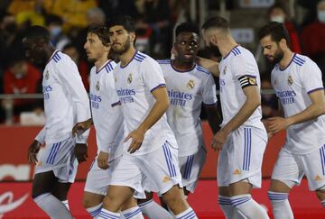 0-2. Karim Benzema celebra el segundo que marca de penalti.