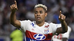 Benzema congratulates Mariano for bagging a brace on his Lyon debut