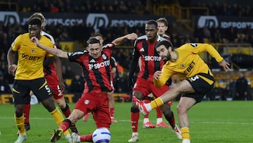Soccer Football - Premier League - Wolverhampton Wanderers v Fulham - Molineux Stadium, Wolverhampton, Britain - February 25, 2025 Wolverhampton Wanderers' Rayan Ait-Nouri shoots at goal REUTERS/Jaimi Joy EDITORIAL USE ONLY. NO USE WITH UNAUTHORIZED AUDIO, VIDEO, DATA, FIXTURE LISTS, CLUB/LEAGUE LOGOS OR 'LIVE' SERVICES. ONLINE IN-MATCH USE LIMITED TO 120 IMAGES, NO VIDEO EMULATION. NO USE IN BETTING, GAMES OR SINGLE CLUB/LEAGUE/PLAYER PUBLICATIONS. PLEASE CONTACT YOUR ACCOUNT REPRESENTATIVE FOR FURTHER DETAILS..
