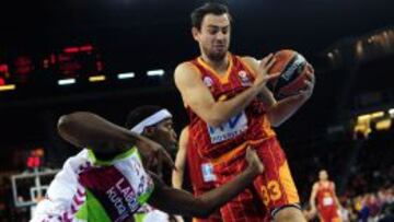 Doron Perkins ante el Galatasaray en la Euroliga.
