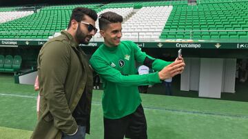 Bartra, junto al actor Arjun Kapoor. 