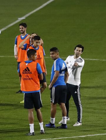 Solari con Casemiro durante el entrenamiento. 