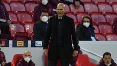 Zidane, durante el Liverpool-Real Madrid.