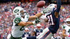 FOXBORO, MA - OCTOBER 25: Malcolm Butler #21 of the New England Patriots breaks up a pass intended for Eric Decker #87 of the New York Jets at Gillette Stadium on October 25, 2015 in Foxboro, Massachusetts.   Jim Rogash/Getty Images/AFP
 == FOR NEWSPAPERS, INTERNET, TELCOS &amp; TELEVISION USE ONLY ==