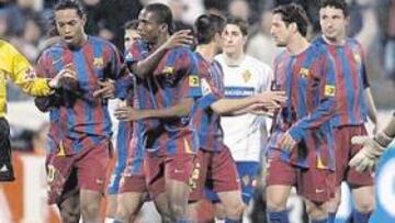 <b>ETOO, EN LA ROMAREDA. </b>El camerunés amagó con irse del campo después de ser abucheado por el público.