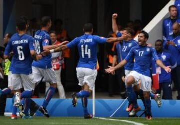 Los italianos celebran el 1-0 de Citadin Martins Eder.