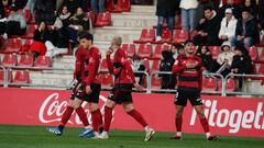 Carlos Martín anotó un doblete ante el Eldense en Anduva.