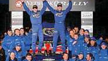 PRIMERA CORONA. A Burns le bastó finalizar tercero para conseguir su primera corona mundialista.