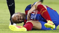 Iniesta to miss first two La Liga games with knee strain