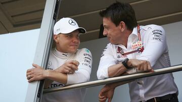 Bottas y Toto Wolff.
