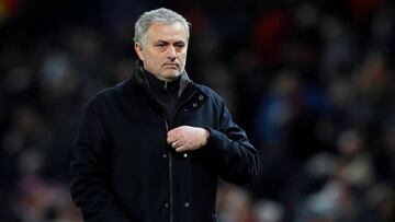 Jos&eacute; Mourinho se defendi&oacute; de las cr&iacute;ticas por la eliminaci&oacute;n del Sevilla.