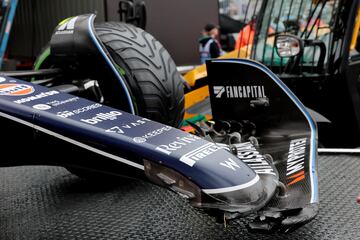 No haba terminado la primera vuelta y ya haba dos coches fuera, Isack Hadjar y Jack Doohan, cuando en la ltima curva, Sainz se sali y termin de forma repentina su primera carrera de la temporada.