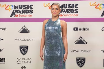 ?ngela M¨¢rmol en la alfombra roja de LOS40 Music Awards Santander.