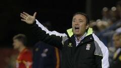 Paco Gómez a su míster: "Señorito, toca renovar"