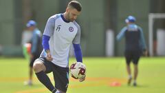 Edgar Méndez se despide de Cruz Azul y regresa a España