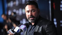 &Oacute;scar de la Hoya critica con dureza el Mayweather vs McGregor.