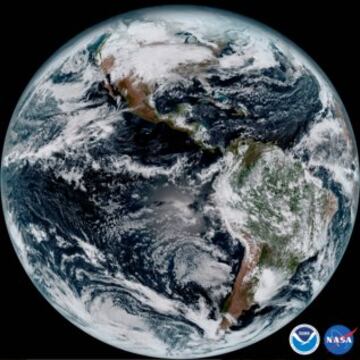 La NOAA puso en órbita el satélite GOES-16 con el objetivo de revolucionar las previsiones meteorológicas. El resultado son imágenes de gran calidad y belleza de la Tierra.