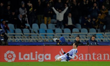 2-0. Juanmi celebró el segundo gol.