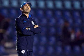 Action photo during the match Cruz Azul vs America, Corresponding to first leg match of Quarter-finals of the Apertura Tournament 2017 of Liga BBVA BAncomer MX, at Azul Stadium.

Foto de accion durante el partido Cruz Azul vs America, Correspondiente al partido de ida de los Cuartos de Final del Torneo Apertura 2017 de la Liga BBVA BAncomer MX, en el Estadio Azul, en la foto: Francisco -Paco- Jemez DT  de Cruz Azul


23/11/2017/MEXSPORT/Osvaldo Aguilar.