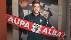 Jim&eacute;nez, en su presentaci&oacute;n con el Albacete.