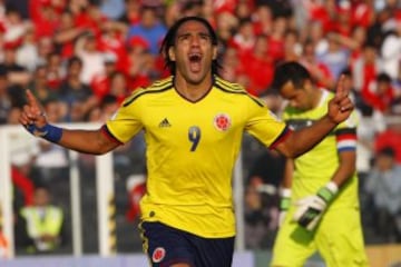 Futbol, Chile vs Colombia. 
Eliminatorias a Brasil 2014. 
El jugador de Colombia Radamel Falcao, celebra su gol contra Chile durante el partido jugado por las eliminatorias a Brasil 2014 jugado en el estadio Monumental.
Santiago, Chile. 