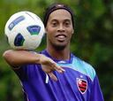 Brasil llama a Ronaldinho y excluye a Kaká ante Bosnia