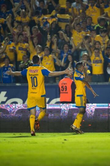 Javier Aquino marcó el segundo a favor de Tigres