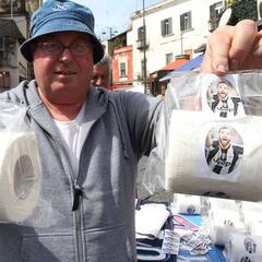 Nápoles vende papel higiénico con la cara de Higuáin
