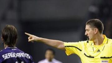 Pita Thomson, el de la roja a Xabi y Ramos ante el Ajax