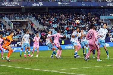 Al Málaga de los ‘teenagers’ no le estorba la Copa