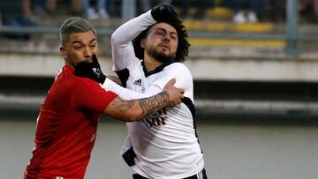 Futbol, Nublense vs Colo Colo.
Octavos de final, Copa Chile 2022.
El jugador de Colo Colo Maximiliano Falcon, derecha, disputa el balon con Lorenzo Reyes de Nublense durante el partido de ida de los octavos de final de la Copa Chile realizado en el estadio Bicentenario Nelson Oyarzun de Chillan, Chile.
17/08/2022
Andres Pina/Photosport

Football, Nublense vs Colo Colo.
Round of 16, 2022 Copa Chile Championship.
Colo Colo's player Maximiliano Falcon, right, vies for the ball against Lorenzo Reyes of Nublense during the round of 16, first leg match, of the Copa Chile Championship held at the Bicentenario Nelson Oyarzun stadium in Chillan, Chile.
17/08/2022
Andres Pina/Photosport