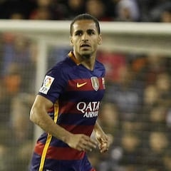 Douglas, cerca del Benfica