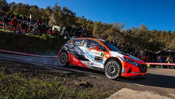 Pepe López, en Sierra Morena con el Hyundai.