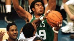 Pervis Ellison (número 1 del draft de 1989 por Sacramento Kings): los de california se la jugaron con él por delante de Glen Rice, Tim Hardaway, Shawn Kemp o Vlade Divac, entre otros, y apenas pudieron contar con sus servicios por culpa de las lesiones antes de traspasarle a Washington.