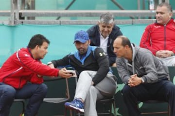 Iquique, 13 de Julio 2016.
Tenis, Copa Davis.
Marcelo Rios y Ulices Cerda, durante el entrenamiento de Chile en el Centro Recreacional del Ejercito Huayquique, antes de la segunda ronda del Grupo I contra Colombia en Copa Davis. 
Alex DÃ­az DÃ­az/Photosport.