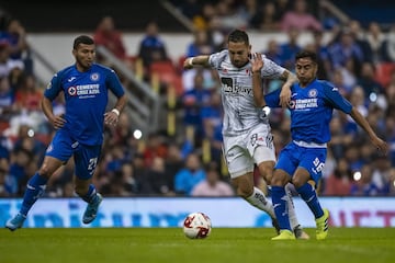 González es miembro de la Máquina desde 2016 y desde entonces ha visto actividad en la Sub-20 y la Liga Premier. En el duelo contra Atlas, Robert Siboldi decidió darle 27 minutos al mediocampista de 22 años.