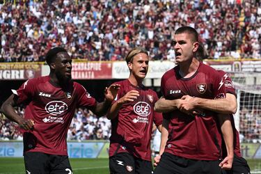 Guillermo Ochoa tuvo día de campo en el triunfo del Salernitana