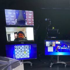 Carlsen, lesionado, derrota a Naka y fuerza la última partida