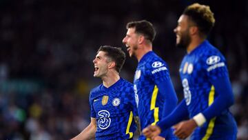 11 May 2022, United Kingdom, Leeds: Chelsea's Christian Pulisic celebrates scoring his side's second with team-mates during the English Premier League soccer match between Leeds United and Chelsea at Elland Road. Photo: Mike Egerton/PA Wire/dpa