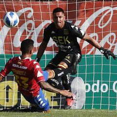 Un error de Pinto le regaló el empate a Palestino
