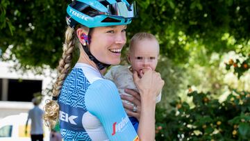Conciliar el deporte de alto nivel con la maternidad nunca es fácil, y mucho menos cuando la criatura es todavía pequeña. La ciclista estadounidense Tayler Wiles ha disputado La Vuelta teniendo cerca a su hija Sequoia, algo que seguro ha sido bueno para ambas. 
