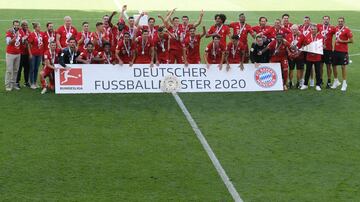 Los jugadores del Bayern celebran el título de liga. 