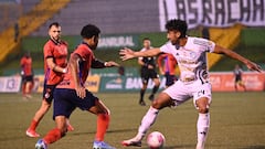 Kenderson Navarro se roba el show en el Clásico de Comunicaciones vs Municipal