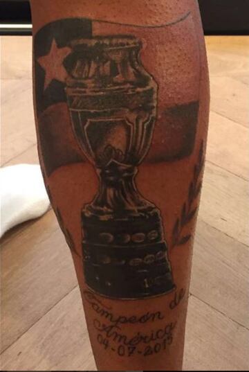 El tatuaje del trofeo de la Copa América del 2015.