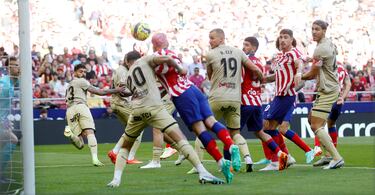 El Atleti forzó un córner por el perfil derecho y la jugada de pizarra funcionó a las mil maravillas: la colgó Carrasco, con Correa prolongando de cabeza en el primer palo y Griezmann entrando con todo para ganar a Centelles y cabecear directamente a la red.