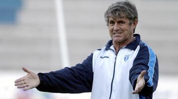 El 11 de octubre de 2003 debutó el técnico sueco. Su primer partido al frente de la H fue un juego amistoso ante Bolivia en Washington. El resultado, una derrota para Honduras.