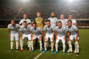 Los ahora extintos Tiburones Rojos se convirtieron en el peor equipo en la historia de la Liga MX. Posee el récord de más partidos consecutivos con derrota, con 41.