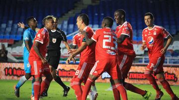 América vuelve al triunfo, con 'el Pecoso' Castro